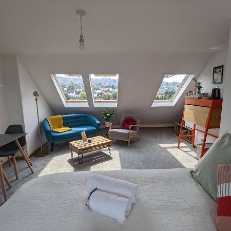 *Large Unique Retro Private Attic & Bathroom* Hove Exteriér fotografie