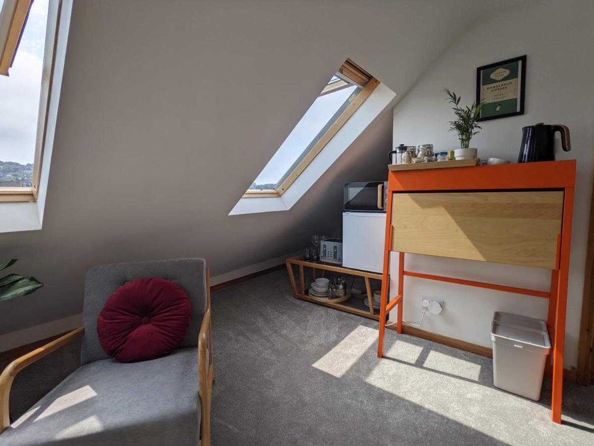 *Large Unique Retro Private Attic & Bathroom* Hove Exteriér fotografie